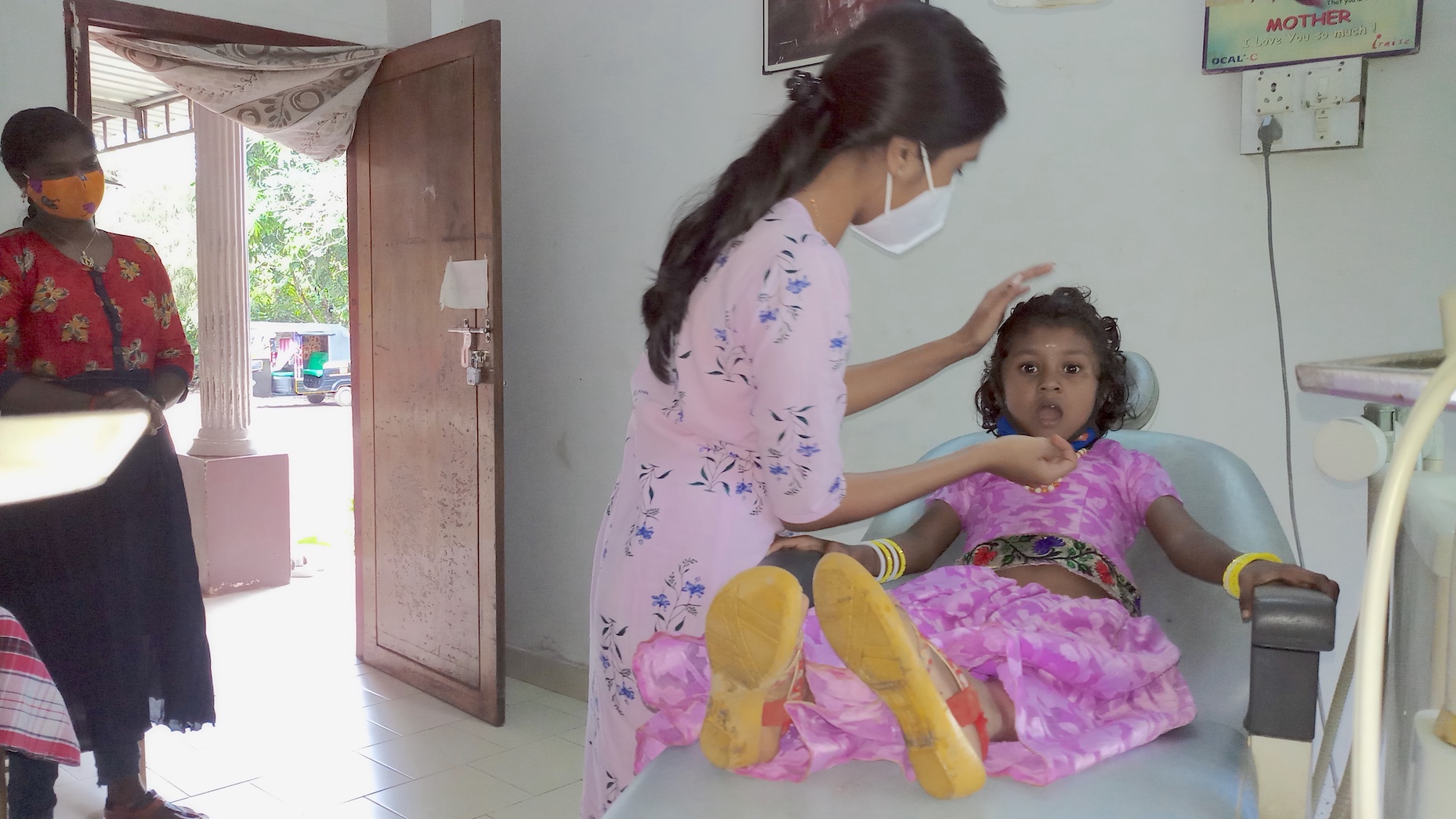 Dental Doctor Attends To Tribal Kids at Amrita Hospital Wayanad